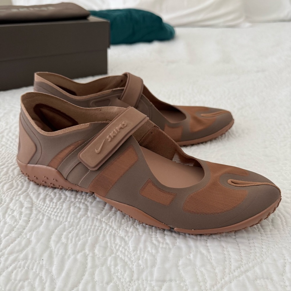 Skims Nike Rift Archaeo Brown